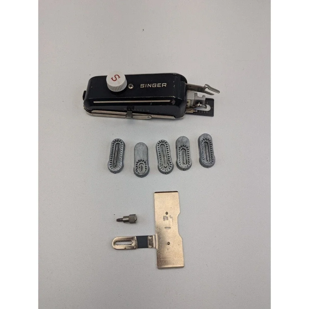 Buttonholer Singer Vintage 1951 Kit #160506 w/ Case‎ 5 Cams